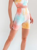 Къс цветен дамски клин с висока талия и оформящ ефект - отпред