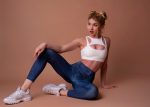 Спортен клин тип тъмни дънки с висока талия