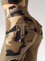 Оформящ камуфлажен клин с джобове и висока талия Peach Pump