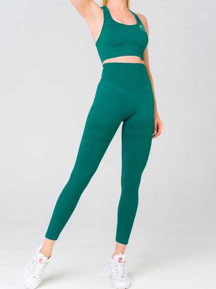 Women's sports set in green with ribbed fabric
